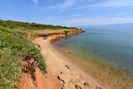 Pláž Red Stone - Ostrov Vir