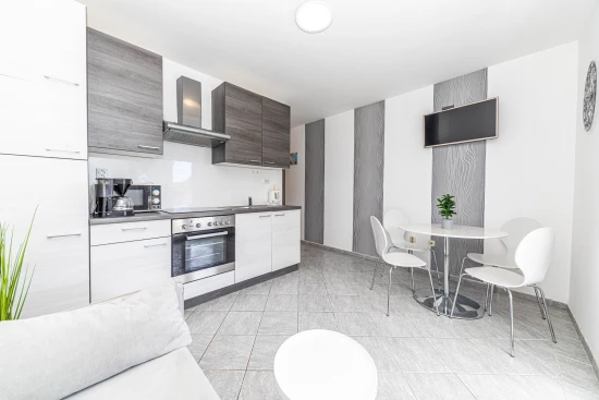 Apartmán Střední Dalmácie - Okrug Donji DA 3330 N2