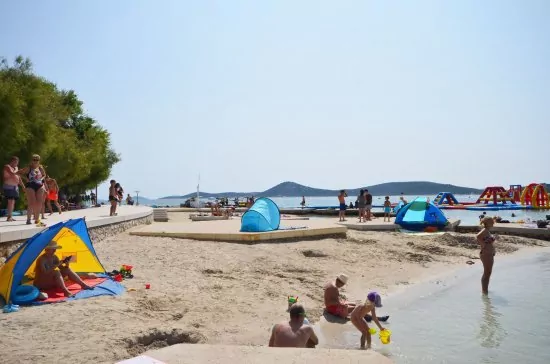 Vodice a pláž Plava.