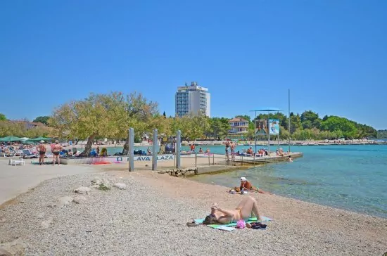 Vodice a pláž Plava.