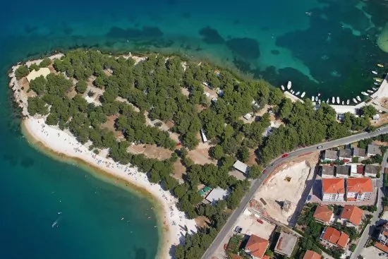 Okrug Gornji letecký pohled na pobřeží a pláž Copacabana.