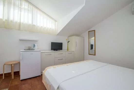 Apartmánový pokoj Střední Dalmácie - Okrug Gornji DA 3332 N4