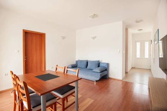 Apartmán Střední Dalmácie - Okrug Gornji DA 3335 N1