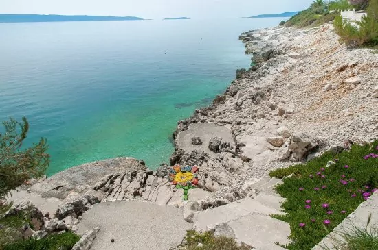 Moře, pláž a pobřeží přímo u domu.