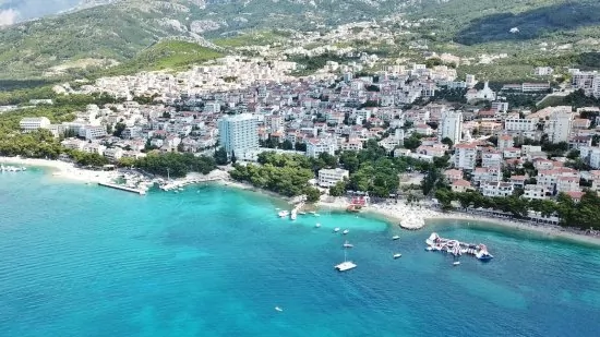 Makarska letecký pohled.