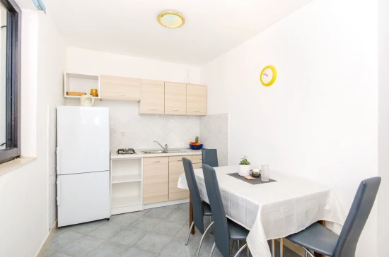 Apartmán Střední Dalmácie - Okrug Gornji DA 3345 N2