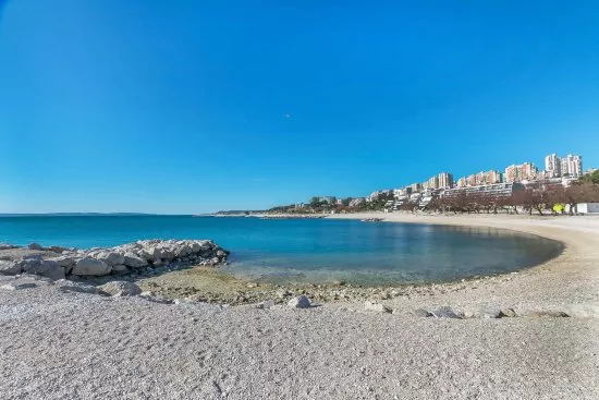 Pláž ve městě Split