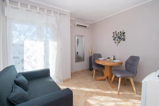 Apartmán Severní Dalmácie - Vodice DA 4233 N2