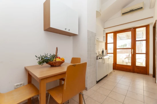 Apartmán Střední Dalmácie - Dugi Rat DA 2805 N6