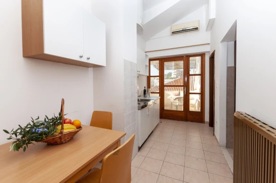 Apartmán Střední Dalmácie - Dugi Rat DA 2805 N6