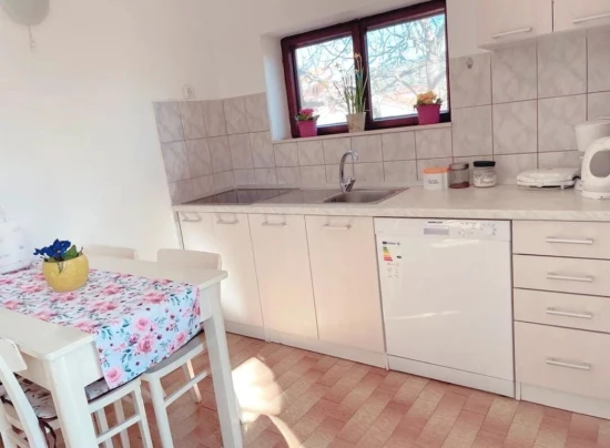 Apartmán Střední Dalmácie - Okrug Gornji DA 3348 N1