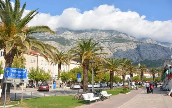 Makarska - pobřeží.