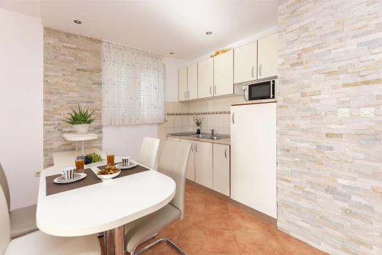 Apartmán Střední Dalmácie - Mimice DA 2408 N2