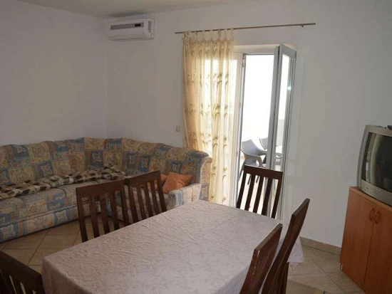 Apartmán Střední Dalmácie - Dugi Rat DA 2806 N4