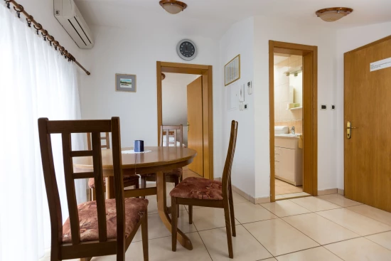 Apartmán Střední Dalmácie - Okrug Donji DA 7432 N5