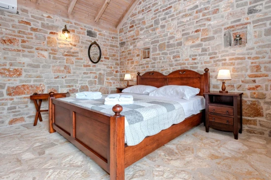 Vila Ostrov Hvar - Stari Grad OS 9554 N1