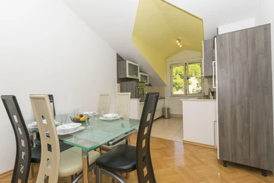 Apartmán Střední Dalmácie - Dugi Rat DA 7469 N1