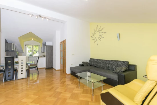 Apartmán Střední Dalmácie - Dugi Rat DA 7469 N1