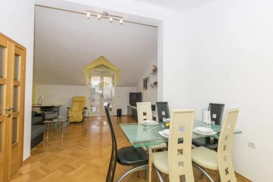 Apartmán Střední Dalmácie - Dugi Rat DA 7469 N1