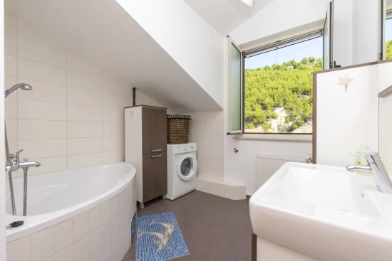 Apartmán Střední Dalmácie - Dugi Rat DA 7469 N1