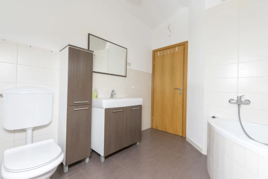 Apartmán Střední Dalmácie - Dugi Rat DA 7469 N1