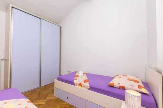 Apartmán Střední Dalmácie - Dugi Rat DA 7469 N1