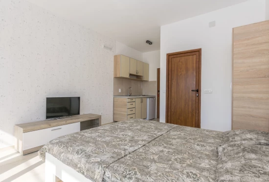 Apartmán Černá Hora - Čanj CH 7022 N1