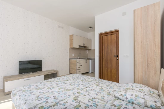 Apartmán Černá Hora - Čanj CH 7022 N4