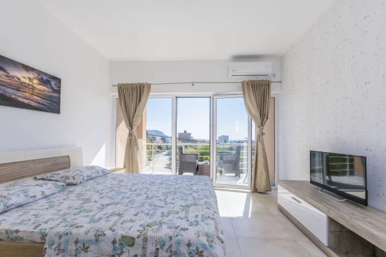 Apartmán Černá Hora - Čanj CH 7022 N4