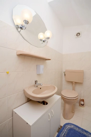 Apartmán Střední Dalmácie - Okrug Donji DA 7569 N5