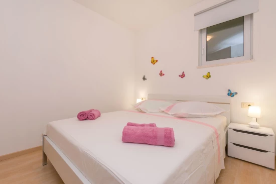 Apartmán Střední Dalmácie - Dugi Rat DA 7624 N1