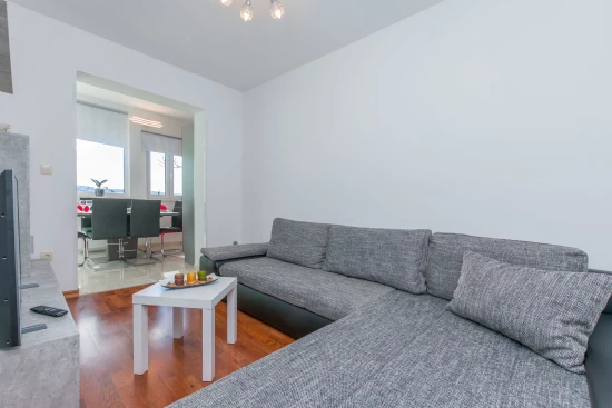 Apartmán Střední Dalmácie - Dugi Rat DA 7624 N1