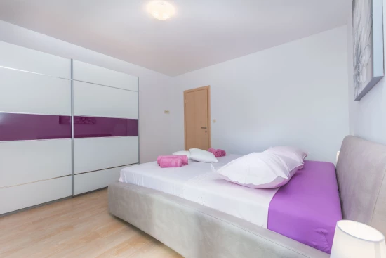 Apartmán Střední Dalmácie - Dugi Rat DA 7624 N1