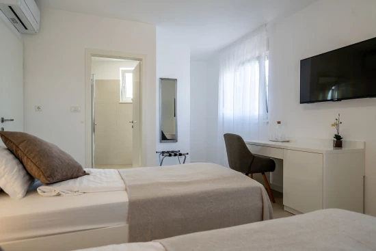 Vila s bazénem Střední Dalmácie - Trogir DA 7635 N1