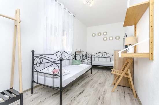 Apartmán Střední Dalmácie - Okrug Gornji DA 7688 N3