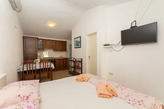 Apartmán Střední Dalmácie - Vinišće DA 7758 N1