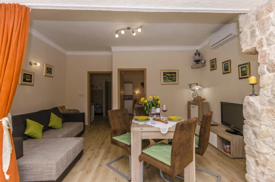 Apartmán Severní Dalmácie - Tribunj (Vodice) DA 7766 N1