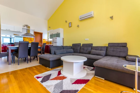 Apartmán Střední Dalmácie - Okrug Gornji DA 7776 N2