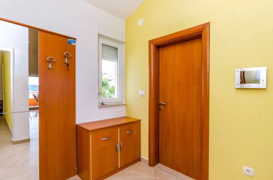 Apartmán Střední Dalmácie - Okrug Gornji DA 7776 N2