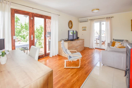 Apartmán Severní Dalmácie - Tribunj (Vodice) DA 7883 N1