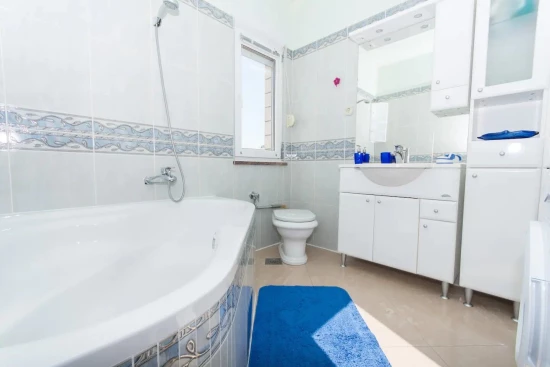 Apartmán Střední Dalmácie - Okrug Gornji DA 8043 N1