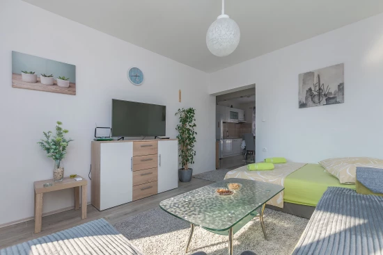 Apartmán Střední Dalmácie - Dugi Rat DA 8053 N1