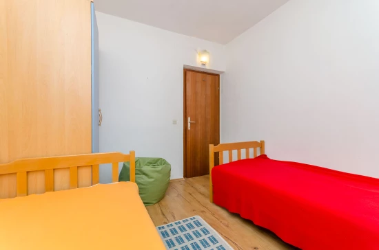 Apartmán Střední Dalmácie - Okrug Donji DA 8062 N1