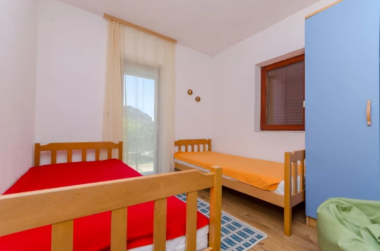 Apartmán Střední Dalmácie - Okrug Donji DA 8062 N1