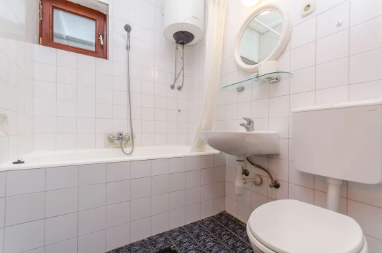 Apartmán Střední Dalmácie - Okrug Donji DA 8062 N1