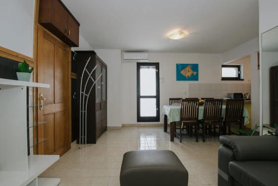 Apartmán Střední Dalmácie - Kaštela DA 8072 N1