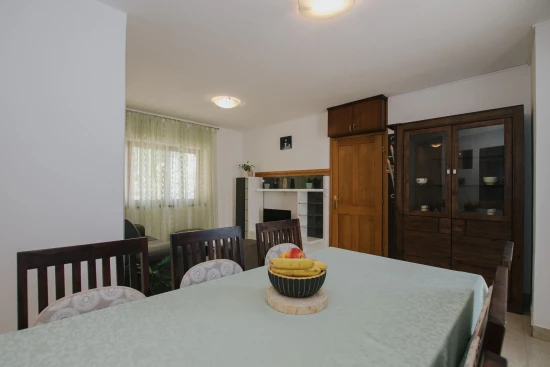 Apartmán Střední Dalmácie - Kaštela DA 8072 N1