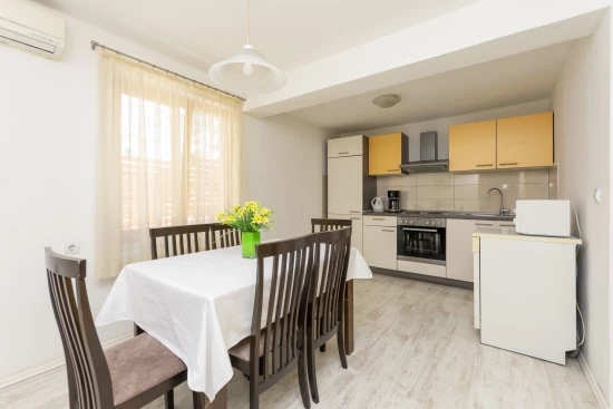 Apartmán Střední Dalmácie - Kaštela DA 8112 N2