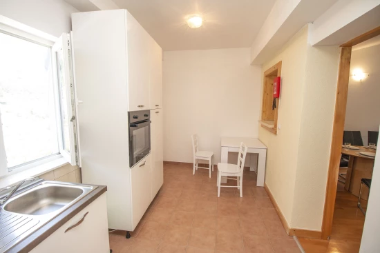 Apartmán Střední Dalmácie - Zvečanje DA 8128 N1