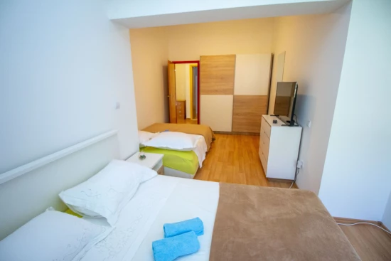 Apartmán Střední Dalmácie - Zvečanje DA 8128 N1